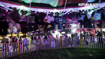 Menunggu Malam di Pasar Malam