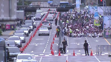 서울 도심 개신교 단체 대규모 집회...한때 극심한 정체 / YTN