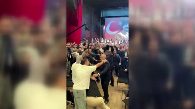 Beşiktaş Olağan İdari ve Mali Genel Kurul Toplantısı’nda kavga çıktı.