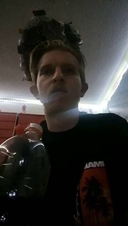 PS Pascal  1 halt jetzt eine ernsthafte Rede  und ist tief kaputt nur weil er so mit gezogen wird