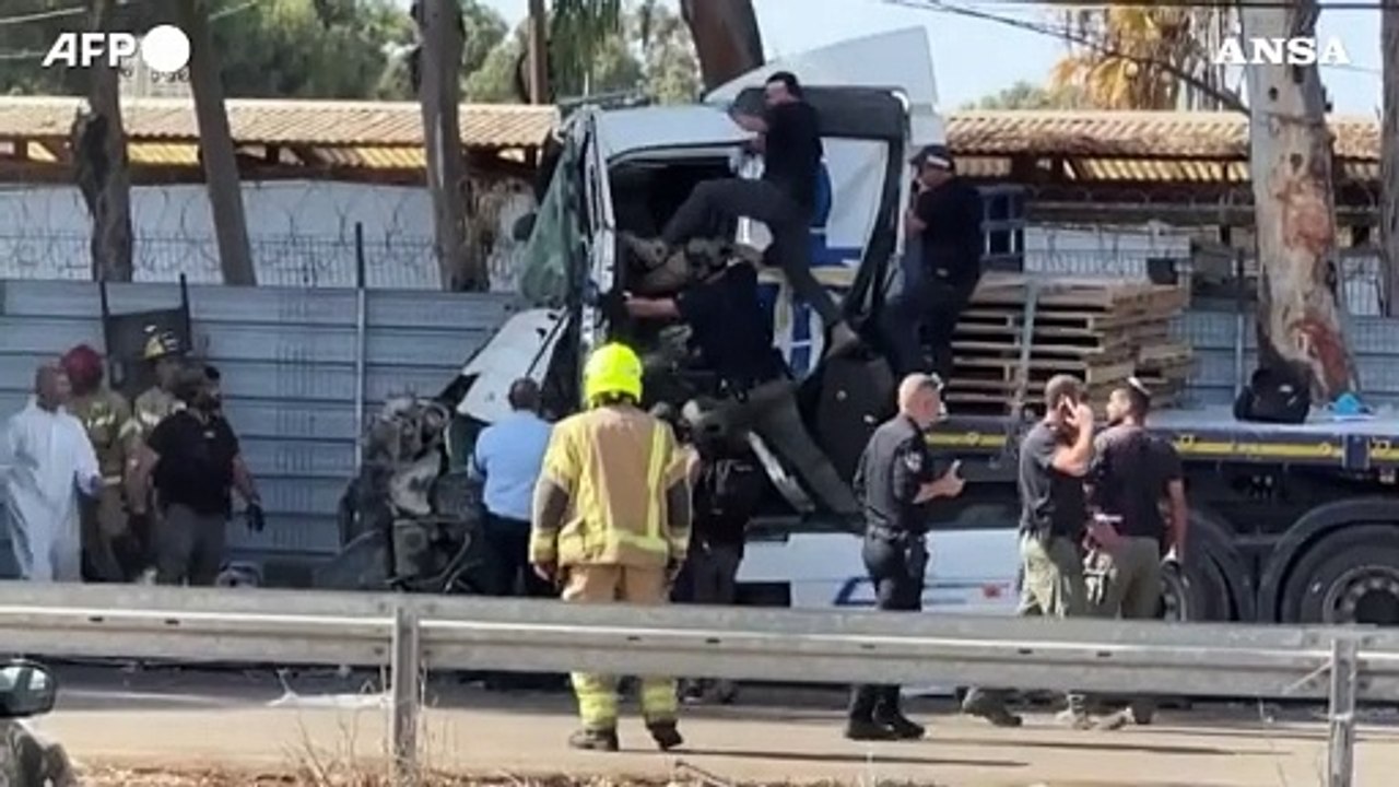Camion contro passanti a nord di Tel Aviv, oltre 40 feriti