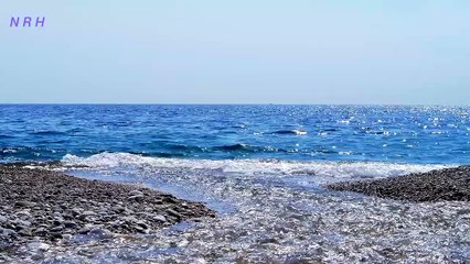 Beautiful water wave relaxation video.