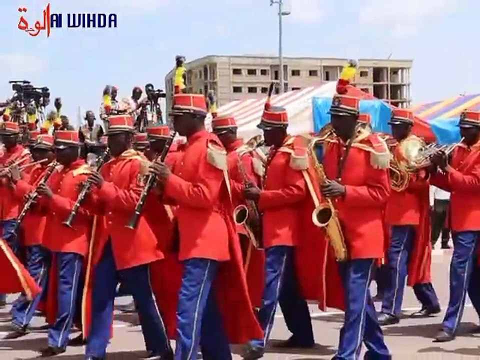 Tchad : défilé des troupes à l'occasion de la cérémonie marquant le 64ème anniversaire de l'indépendance.