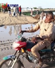 Reportage : Le bassin de rétention de Ndingangali fait face actuellement à une fuite. Malgré des efforts fournis, l'écoulement continue. #Tchad