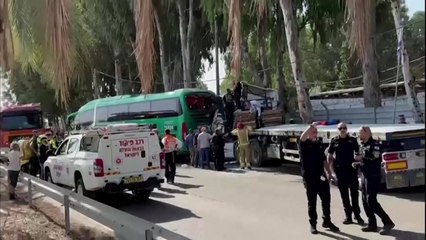 이스라엘 모사드 본부 근처에서 트럭이 버스 덮쳐...33명 부상 / YTN