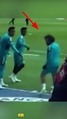 Pourquoi ils ne marchent pas sur le logo ?