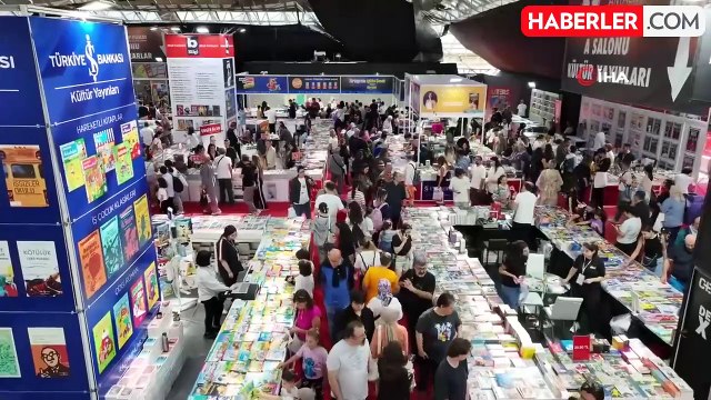 Antalya Kitap Fuarı'nda İlker Başbuğ'un Söyleşisi Büyük İlgi Gördü