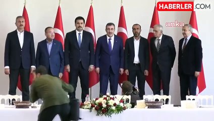 6 yıllık küslük böyle sona erdi! Tarihe damga vuran fotoğrafta bir kişi eksik