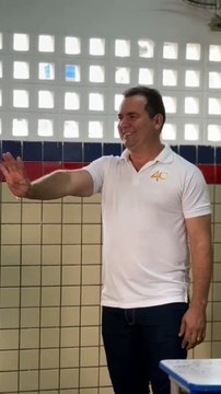 Candidato à prefeito de Paulista, Júnior Matuto (PSB) vota no segundo turno das eleições 2024