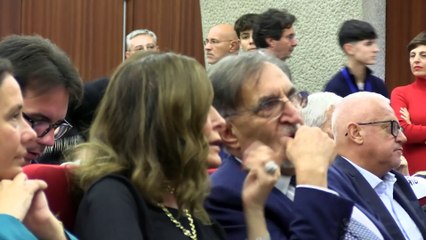 Caso Giuli. Il capogruppo Fdi in Lombardia: "Pederasta? In privato si può dire"