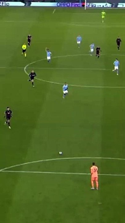 Football in full flow|From Defense to Attack|The Magic of Fluid Football