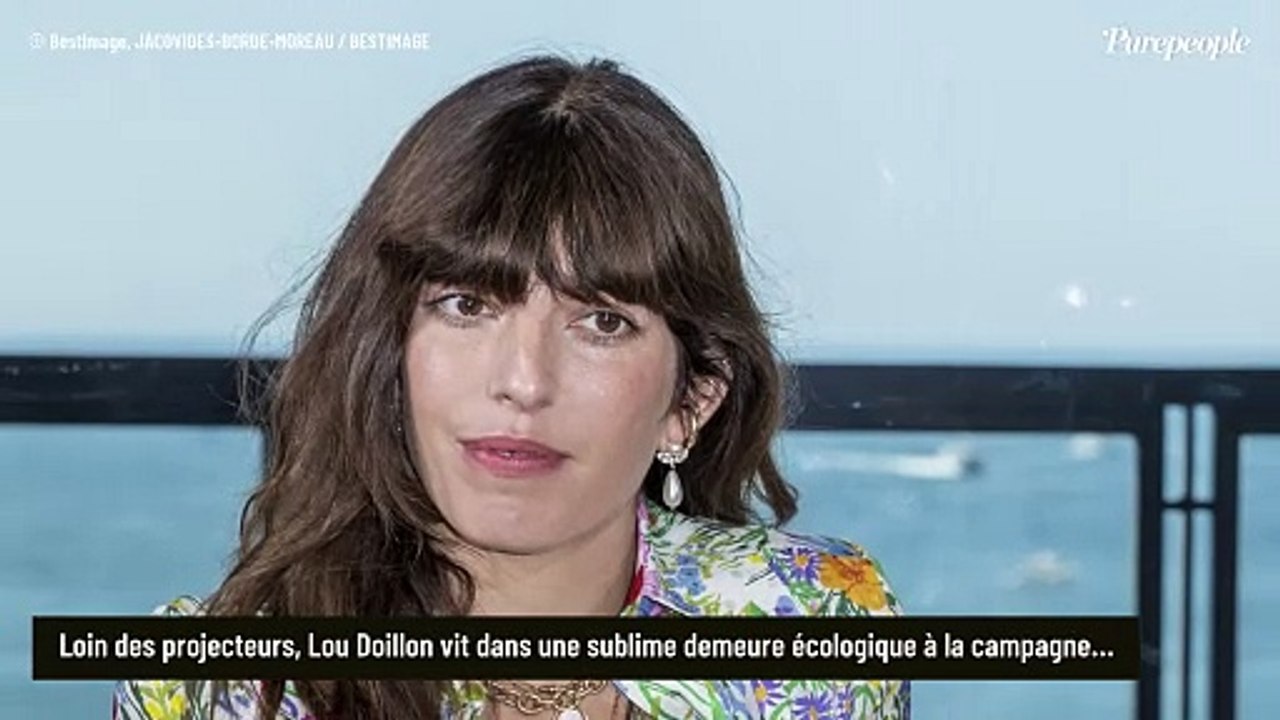 Lou Doillon Sa maison isolée à la campagne avec compost, réserve d