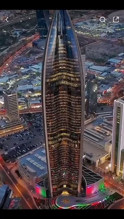 le futur  monde moderne ️