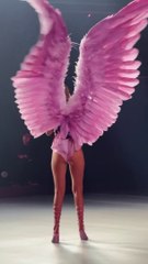 Who’s that girl @gigihadid, of course! Head to the link in our bio to see more from tonight’s #VSFashionShow.