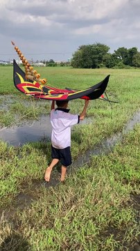Idol học sinh cấp 1 thả diều sáo cá bẹn cõng bộ sáo 15 quả