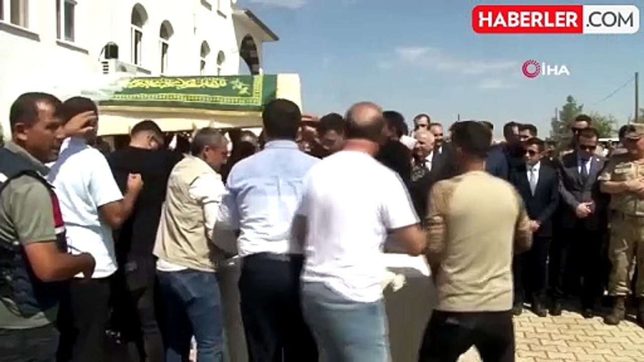 Narin'in ağabeyi Baran Güran kafa karıştıran 3 paylaşım yapıp hemen sildi