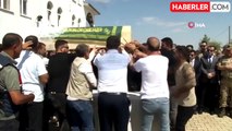 Narin'in ağabeyi Baran Güran kafa karıştıran 3 paylaşım yapıp hemen sildi