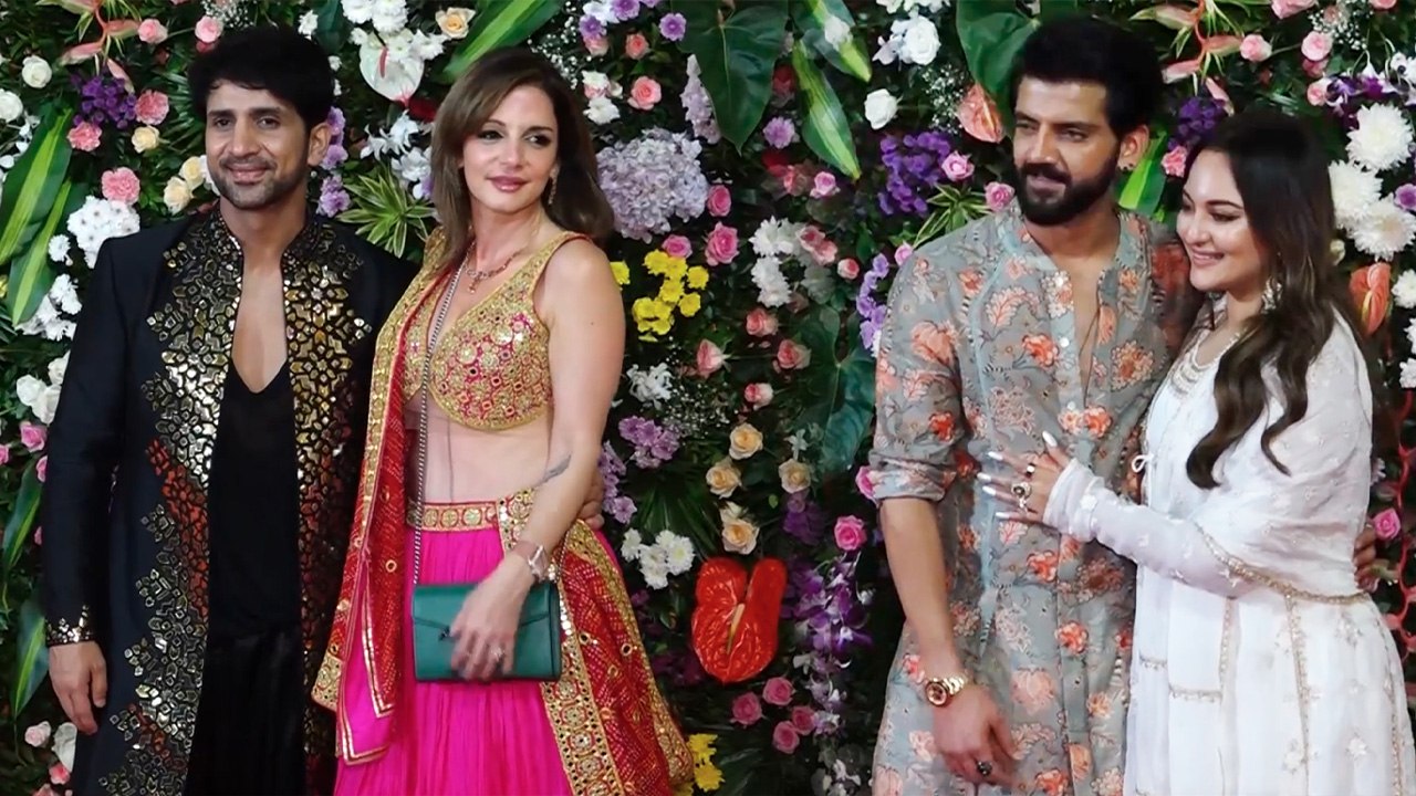 Sonakshi Sinha - Zaheer Iqbal और Sussanne Khan व Aly Goni ने दिवाली पार्टी में बिखेरी प्यार की खूशबू
