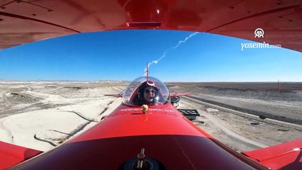 Türkiye'nin tek kadın akrobasi pilotu Cumhuriyet için göklerde!
