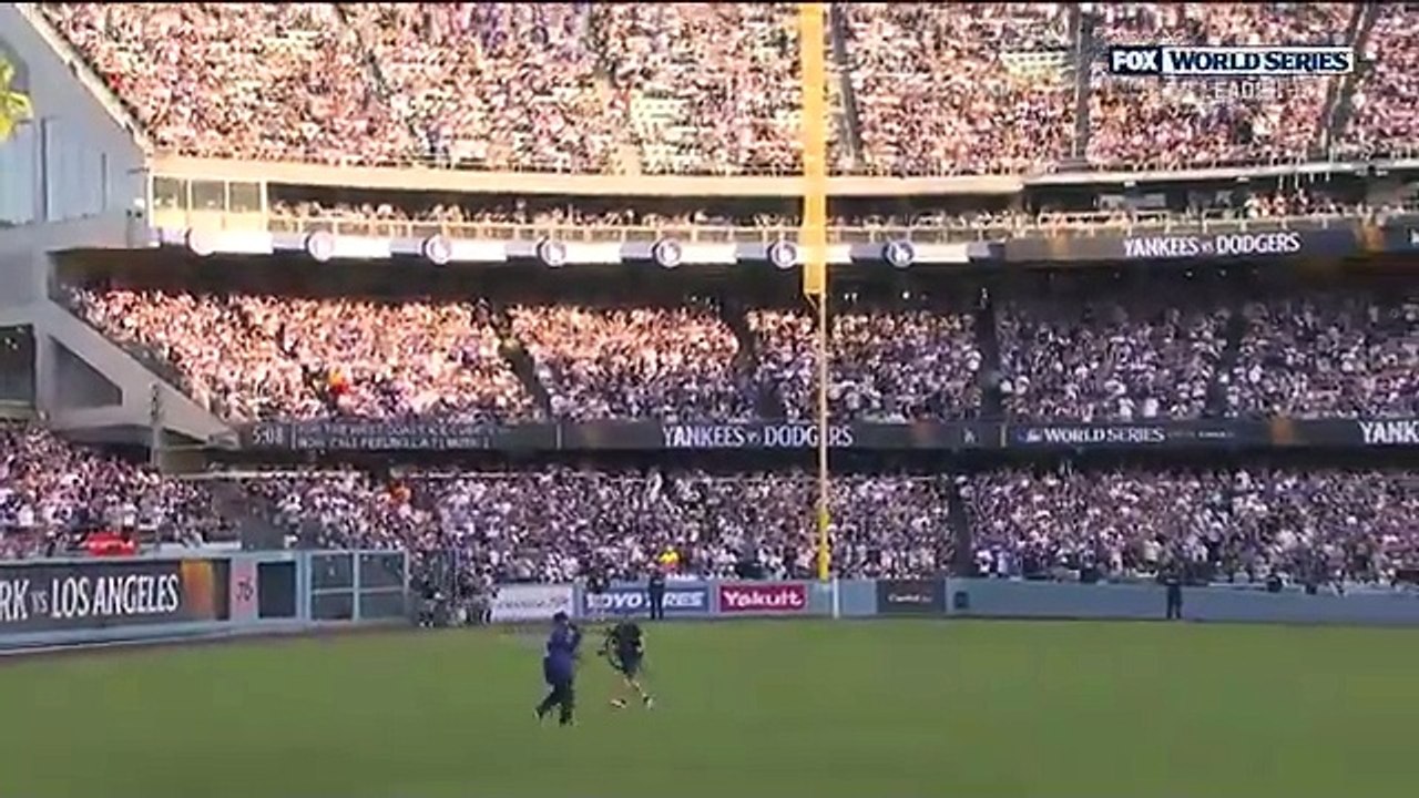 World Series_ Ice Cube performs 'It Was a Good Day' ahead of Yankees vs. Dodgers