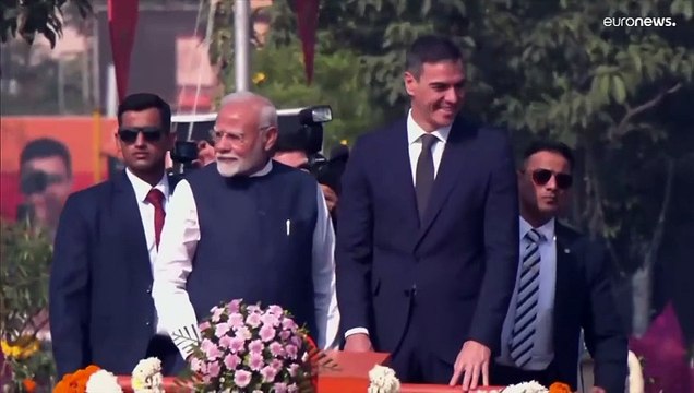 في خطوة تاريخية.. مودي وسانشيز يفتتحان مصنع للطائرات العسكرية في فادودارا الهندية