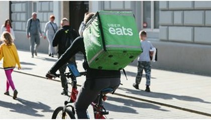 Food delivery, come funziona davvero: i retroscena del primo sindacalista dei riders