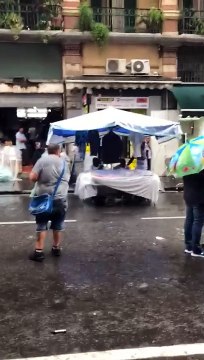 Truffa del “pacco” in strada: il video che svela la procedura diventa virale su Facebook