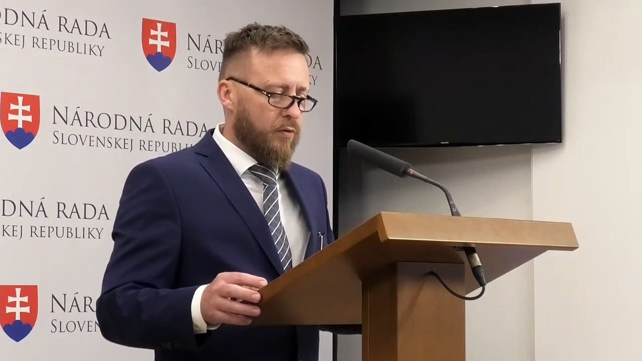 ZÁZNAM: Splnomocnenec P. Kotlár adresoval SAV a ŠÚKL otázky o mRNA vakcínach