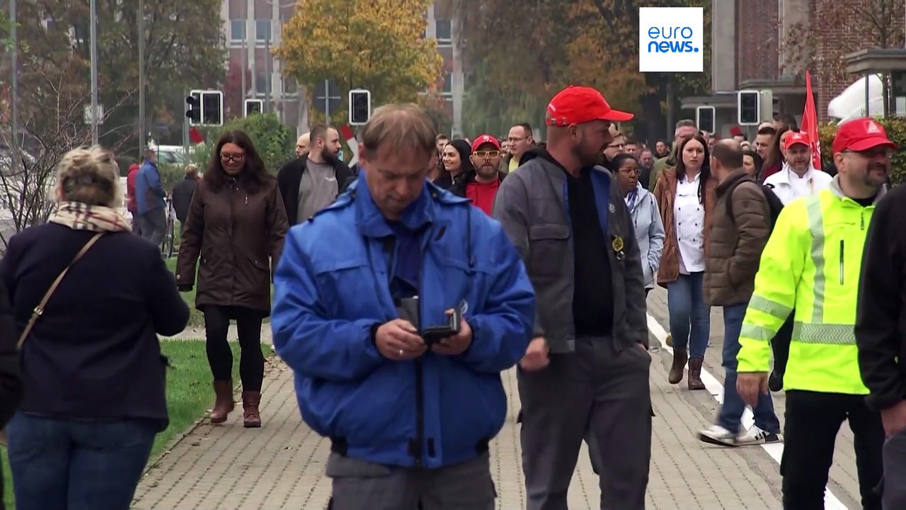 Germania, Volkswagen chiuderà tre stabilimenti e licenzierà migliaia di lavoratori