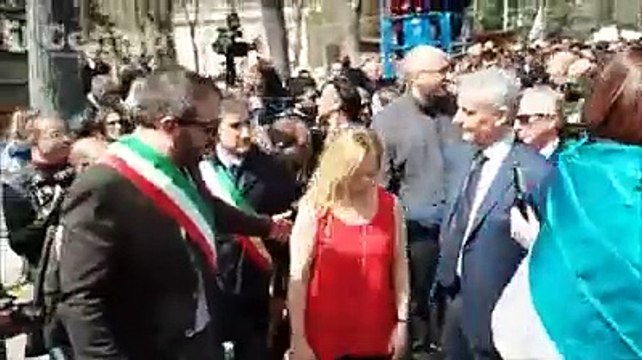 La mobilitazione con il corteo in centro storico e il raduno alla Fontana Luminosa nel video di Raniero Pizzi