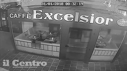 Il ladro-vandalo dell'Excelsior sul corso di Pescara