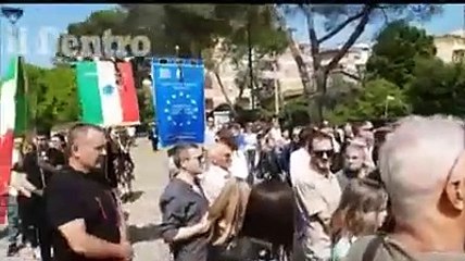 Ludovica e Marina, il dolore fa da sfondo ai funerali