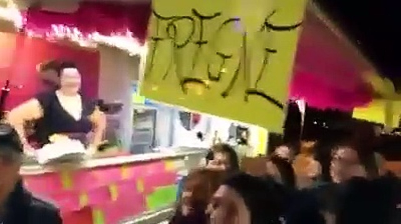 Uccio De Santis scopre le "fregne" di Elena Iannone