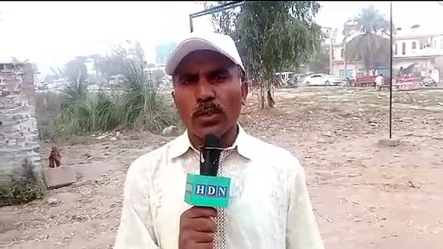 انسانی سمگلرز نے لاکھوں روپے لےکر ڈنکی لگانے والے نوجوان مارنا شروع کر دئے دو سالوں میں ضلع گجرات کے پانچ سو نوجوان یورپ کی ڈنکی لگاتے غائب نہ زندہ واپس ائے نہ گھر والوں کو پیاروں کی نعشیں ملیں لالہ موسئ کا شیراز بھی بدنصیب نوجوانوں میں شامل