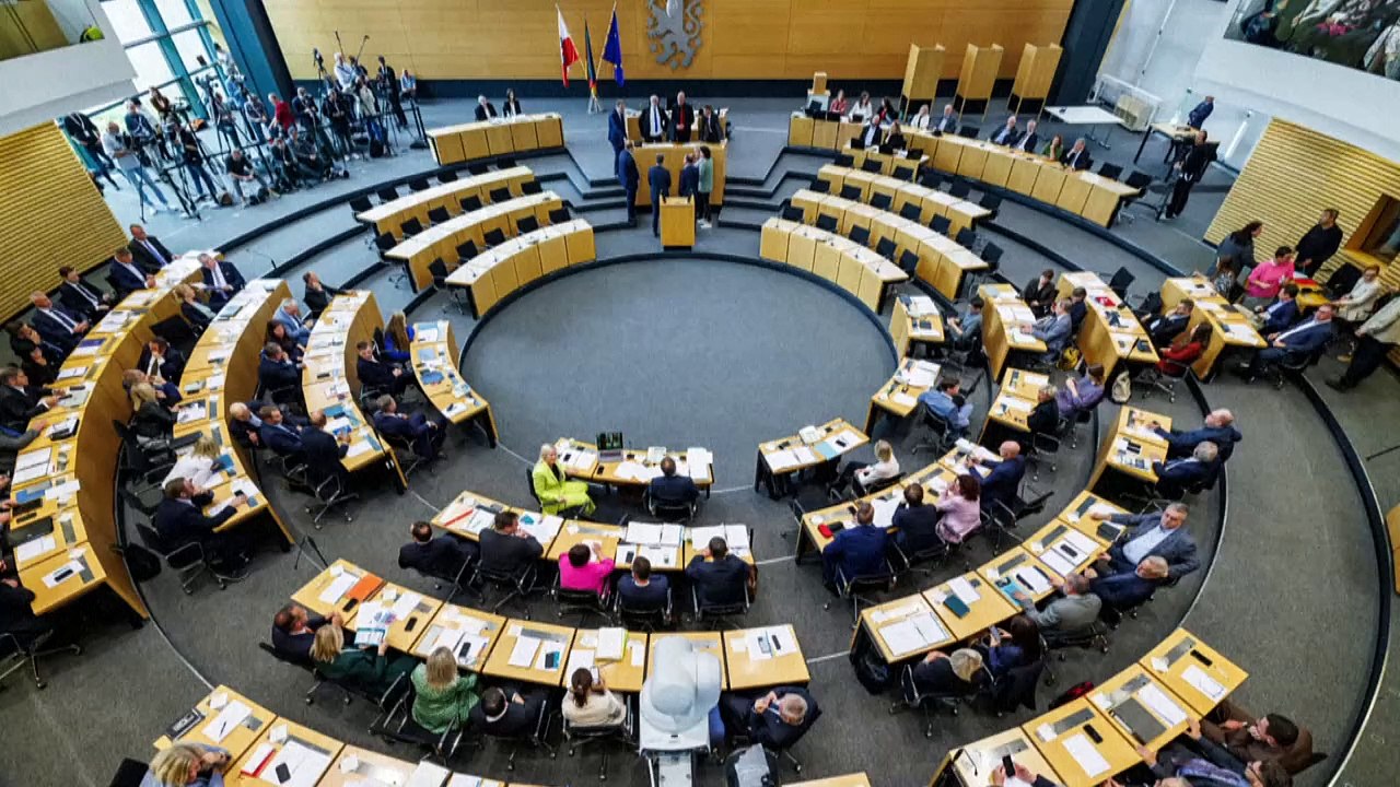 Thüringen: Weg für Koalitionsgespräche von CDU, BSW und SPD frei