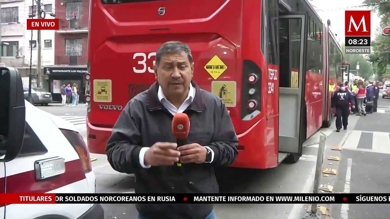 Choque entre Metrobús y camioneta deja 12 lesionados en avenida Xola, CdMx