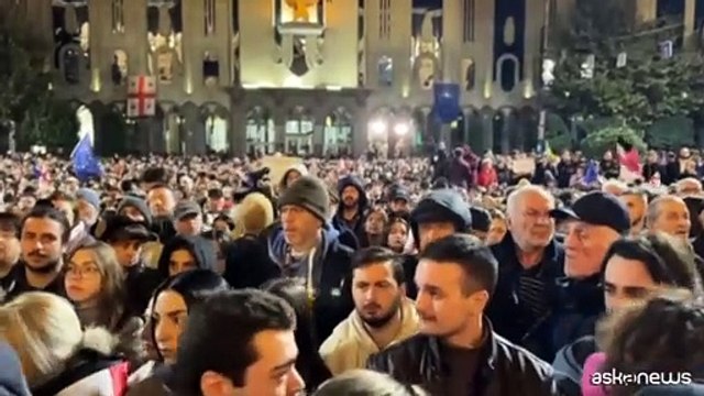 La presidente della Georgia in comizio contro i brogli elettorali