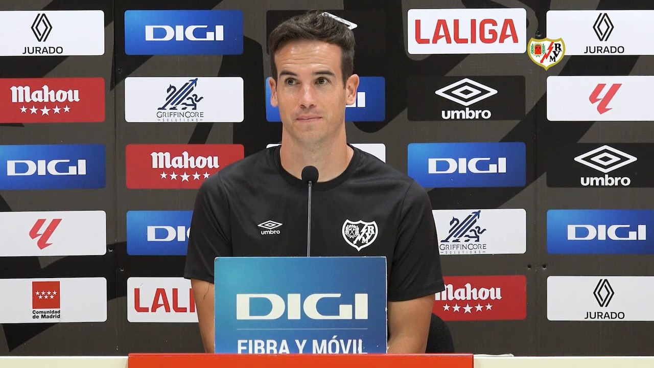 Íñigo Pérez en la previa del Villamuriel - Rayo Vallecano de Copa del Rey