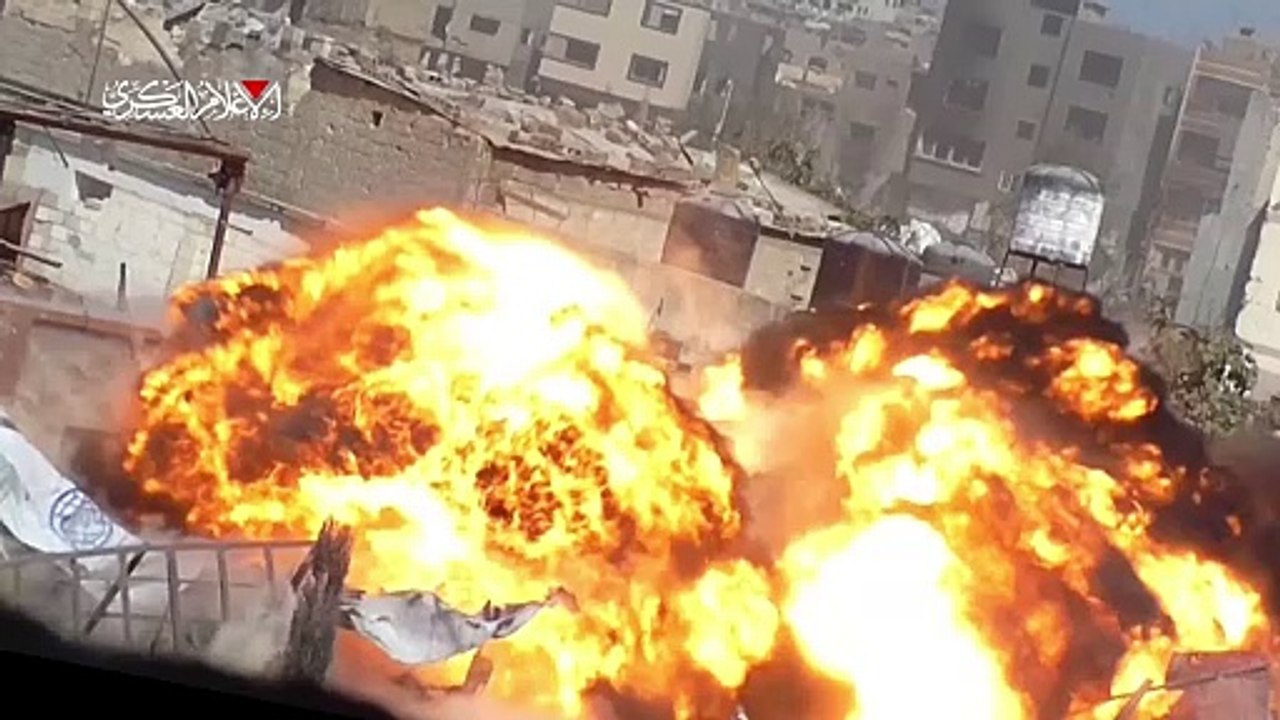 القسام تعرض مشاهد تدمير دبابة إسرائيلية شمالي غزة