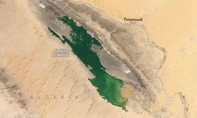 رصد بحيرة وسط الصحراء الكبرى