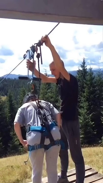 Beraber yapalım dediğin arkadaşına gönder❤ Karadeniz Yaylaları & Batum Turu ——————————...—Kalk...tı - 7,990₺ Başlayan Fiyatlarla Gezilecek Yerler  Trabzon Maçka Sümela Manastırı Uzungöl Artvin