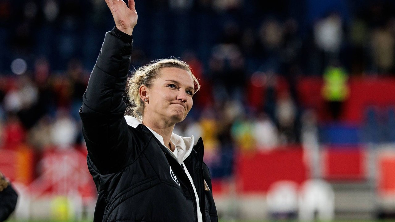 'Als kleines Mädchen zur Nationalmannschaft': Popp schwärmt über Karriere