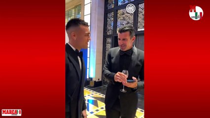 Figo felicita a Lautaro Martínez por quedar dentro de los 10 mejores jugadores del 2024
