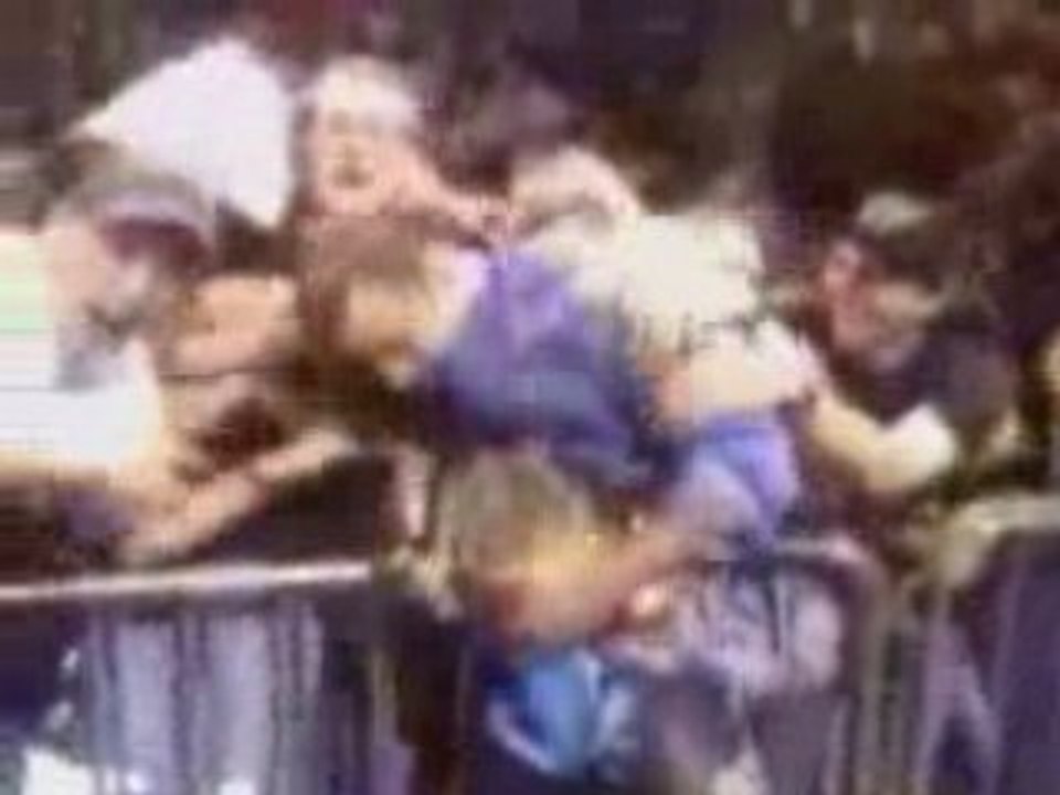 HBK Shawn Michaels old titantron ( He's just my sexy boy )