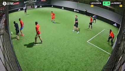 LES COPAINS D ABORD 1 - LA PERRY TEUF 28/10 à 20:10 - Football Terrain 3 (LeFive Pau)