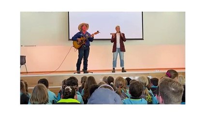 Country star Tom Curtain at Murrumbateman Primary School