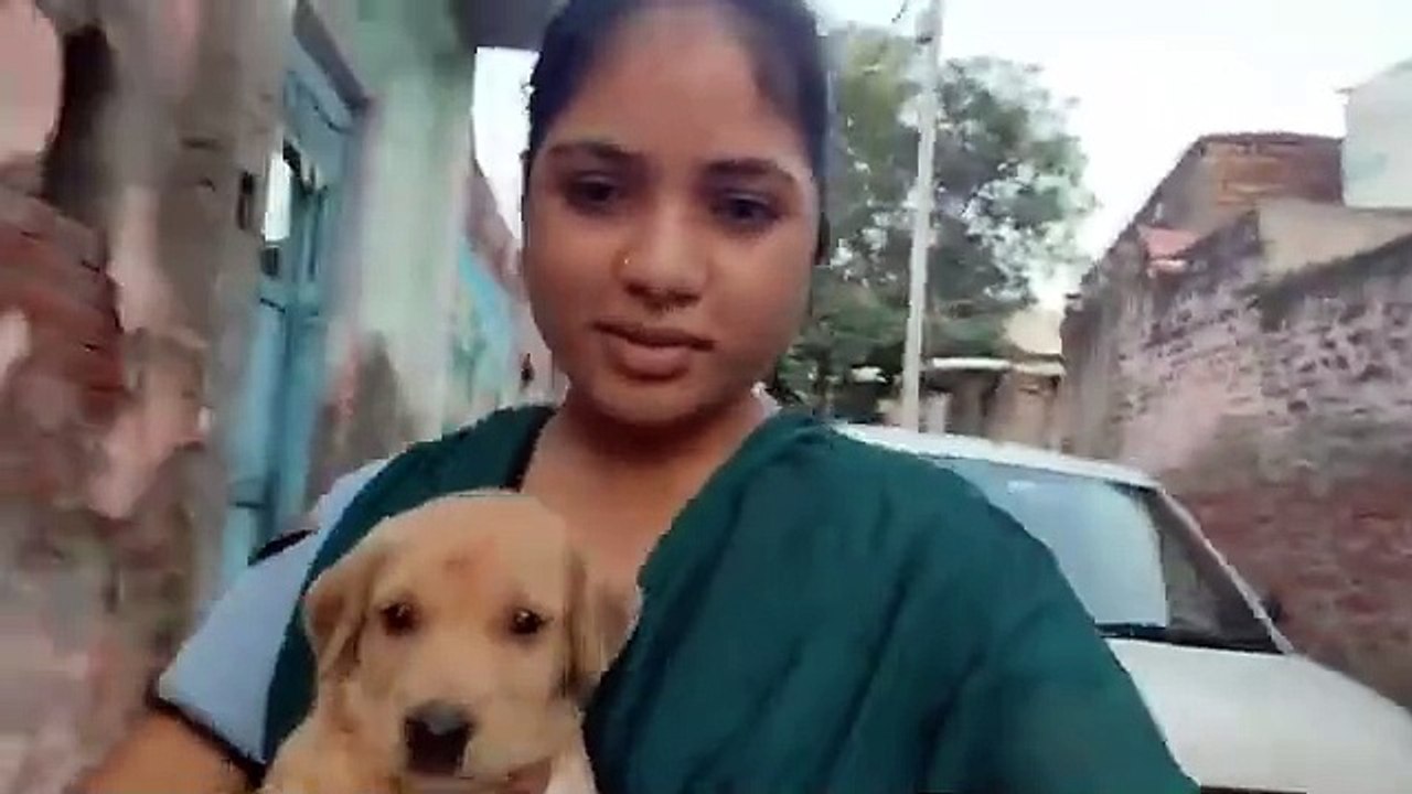 बुआ के साथ आ गई खेतों में घूमने के लिए