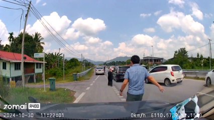 Rescue a child running on the highway