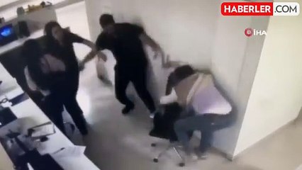 Ameliyatın ertelendiğini duyunca doktorun üzerine uçtu