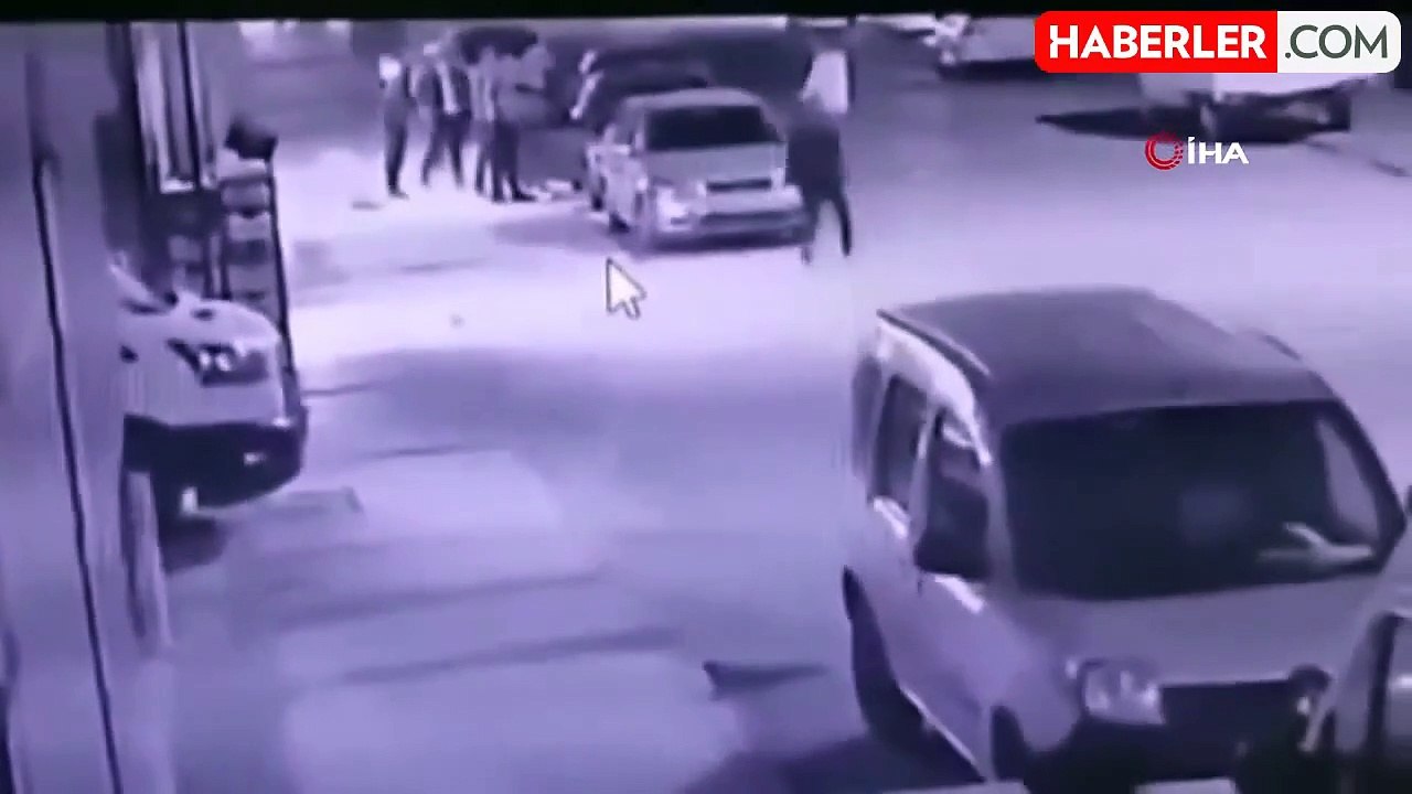 İzmir'de Markette Silahlı Saldırı: Polis Memuru Hayatını Kaybetti